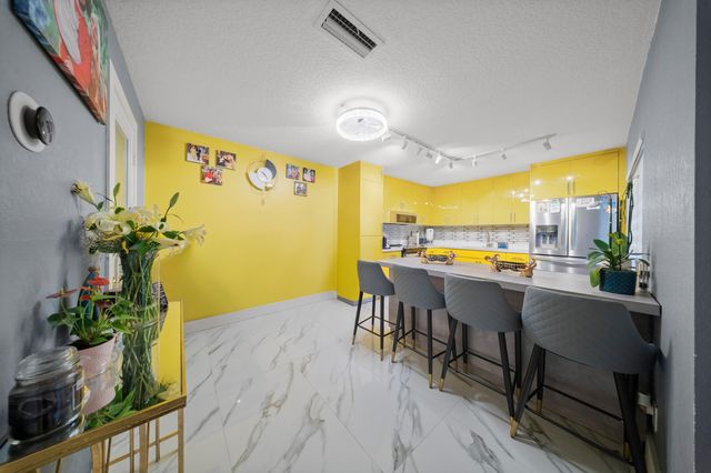 1524 FOREST LAKES Circle A, West Palm Beach, FL 33406