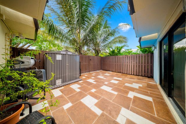 1524 FOREST LAKES Circle A, West Palm Beach, FL 33406