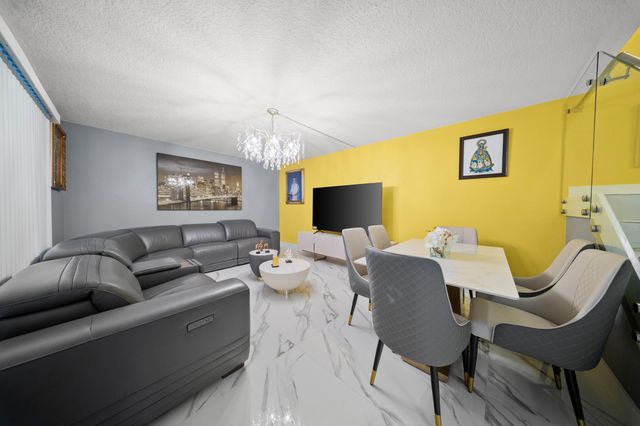 1524 FOREST LAKES Circle A, West Palm Beach, FL 33406