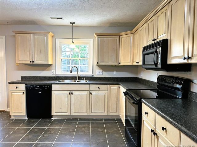 2940 Amelia Drive, Fayetteville, NC 28304