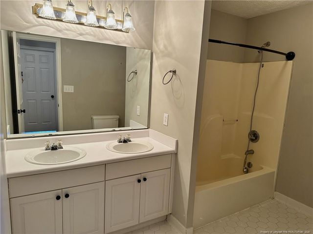 2940 Amelia Drive, Fayetteville, NC 28304