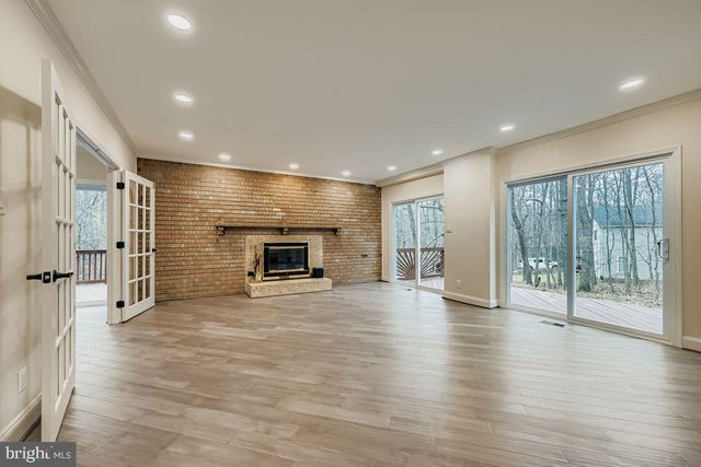 2 HOUNDSTOOTH CT, Owings Mills, MD 21117