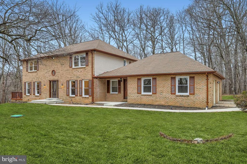 2 HOUNDSTOOTH CT, Owings Mills, MD 21117