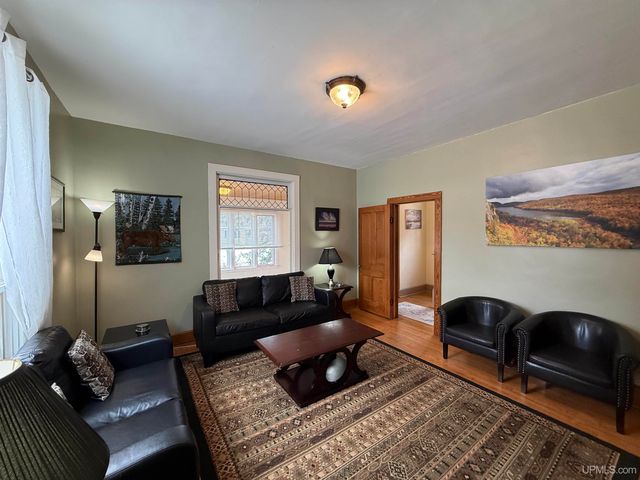 402 Lake Avenue, Ironwood, MI 49938