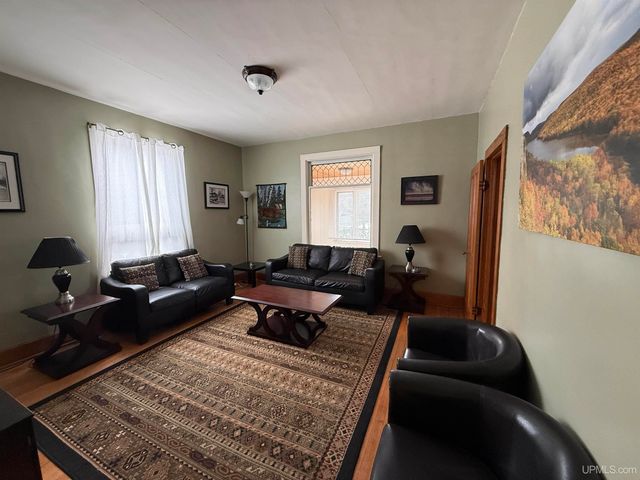 402 Lake Avenue, Ironwood, MI 49938