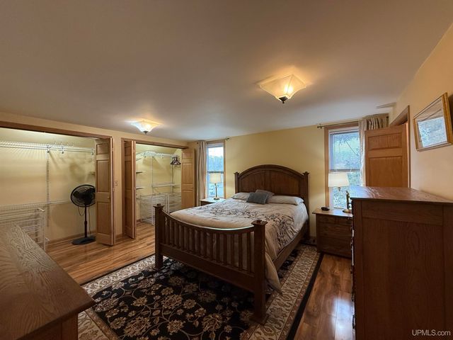 402 Lake Avenue, Ironwood, MI 49938