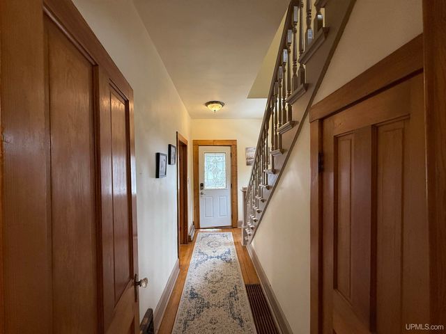 402 Lake Avenue, Ironwood, MI 49938