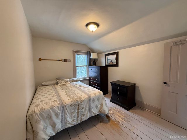 402 Lake Avenue, Ironwood, MI 49938