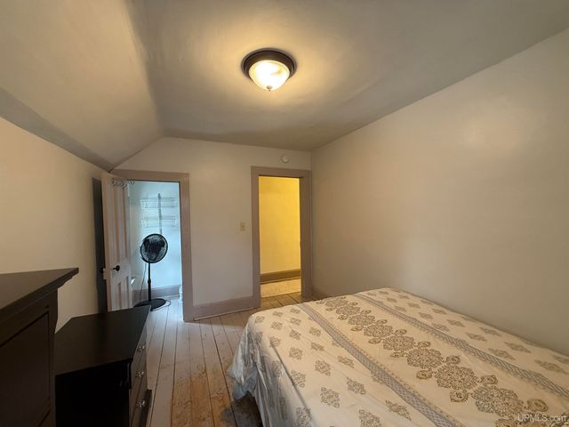 402 Lake Avenue, Ironwood, MI 49938