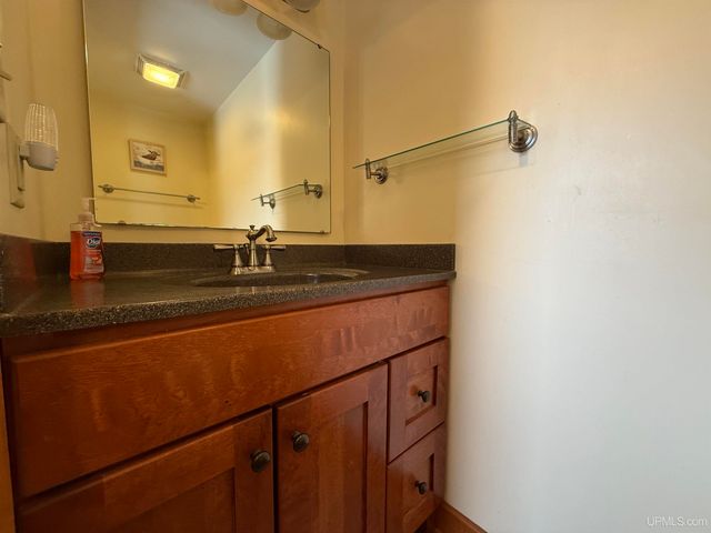 402 Lake Avenue, Ironwood, MI 49938