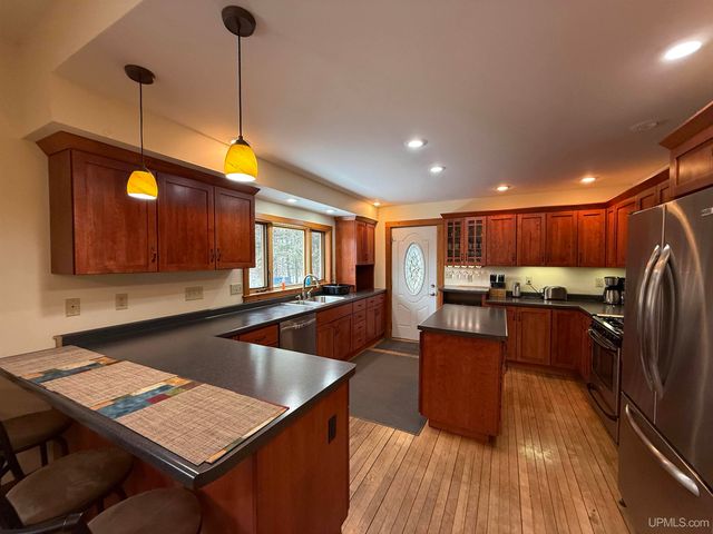 402 Lake Avenue, Ironwood, MI 49938