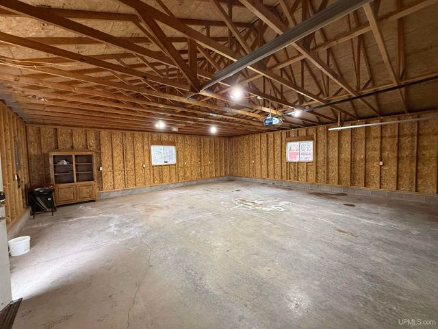 402 Lake Avenue, Ironwood, MI 49938