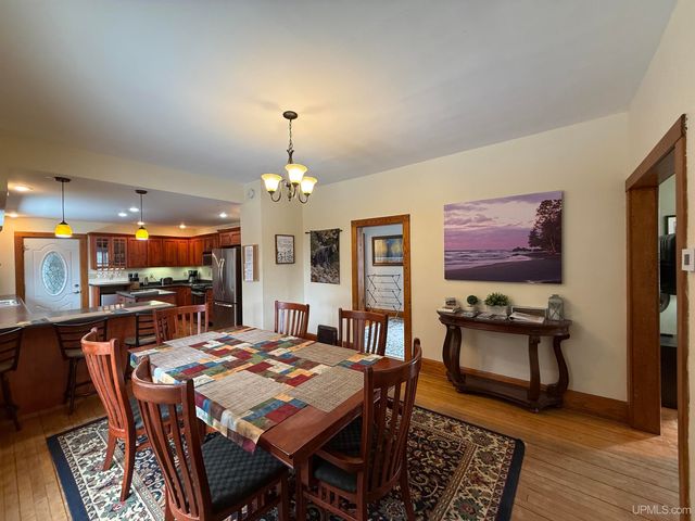 402 Lake Avenue, Ironwood, MI 49938