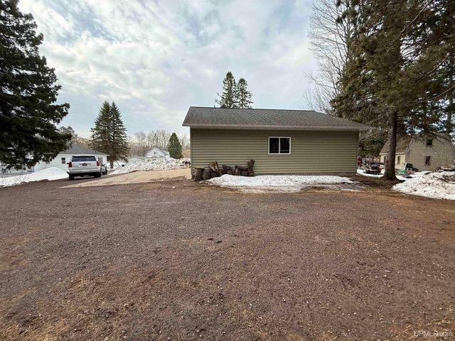 402 Lake Avenue, Ironwood, MI 49938