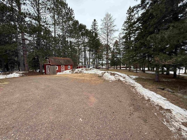 402 Lake Avenue, Ironwood, MI 49938