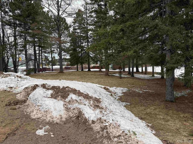 402 Lake Avenue, Ironwood, MI 49938