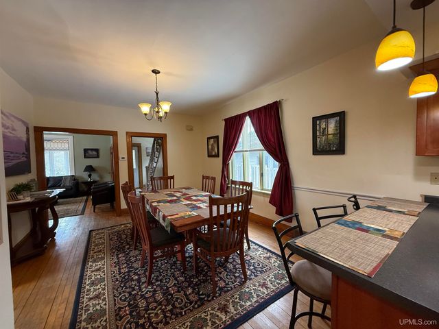 402 Lake Avenue, Ironwood, MI 49938