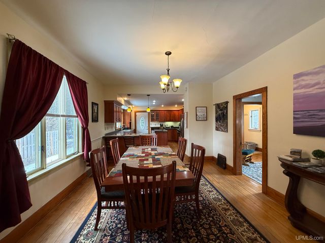 402 Lake Avenue, Ironwood, MI 49938