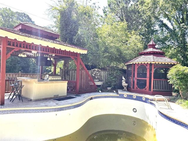 1244 Hickory Wood Drive NE, Woodstock, GA 30188