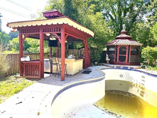 1244 Hickory Wood Drive NE, Woodstock, GA 30188