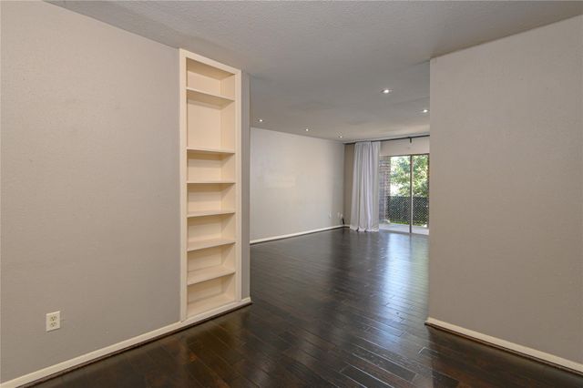 7575 Katy Freeway 77, Houston, TX 77024