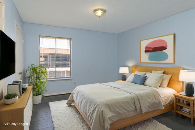 7575 Katy Freeway 77, Houston, TX 77024