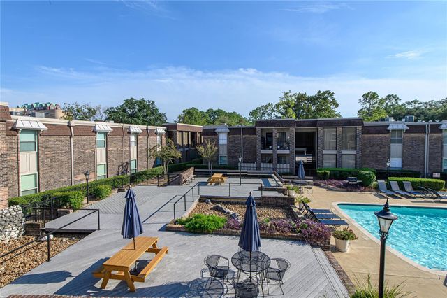 7575 Katy Freeway 77, Houston, TX 77024