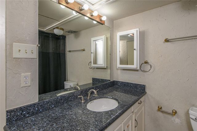 7575 Katy Freeway 77, Houston, TX 77024