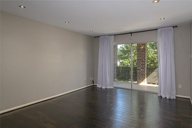 7575 Katy Freeway 77, Houston, TX 77024