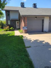 7101 south Street # 5, Lincoln, NE 68506