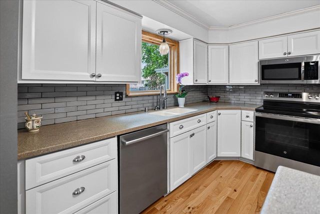 2910 Ravine Drive, Middleton, WI 53562