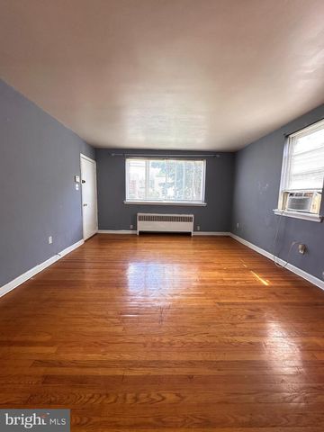 1914 SOLLY AVE, Philadelphia, PA 19152