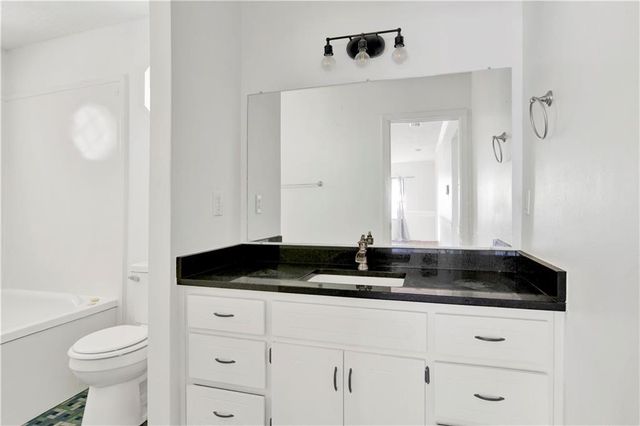 2356 Old Shell Road, Mobile, AL 36607