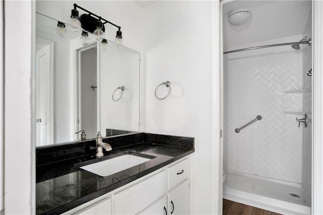 2356 Old Shell Road, Mobile, AL 36607