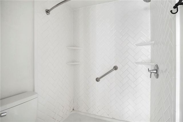 2356 Old Shell Road, Mobile, AL 36607