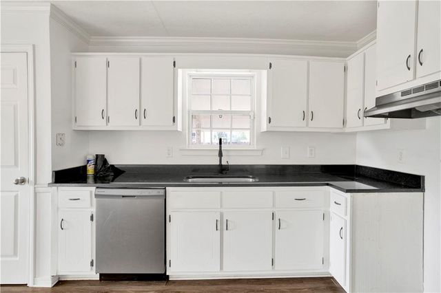 2356 Old Shell Road, Mobile, AL 36607