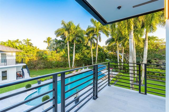 6290 SW 130th Ter, Pinecrest, FL 33156