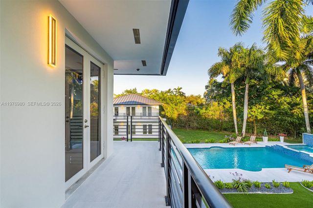 6290 SW 130th Ter, Pinecrest, FL 33156