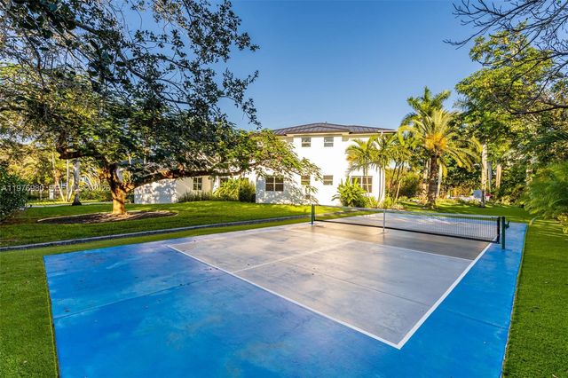 6290 SW 130th Ter, Pinecrest, FL 33156