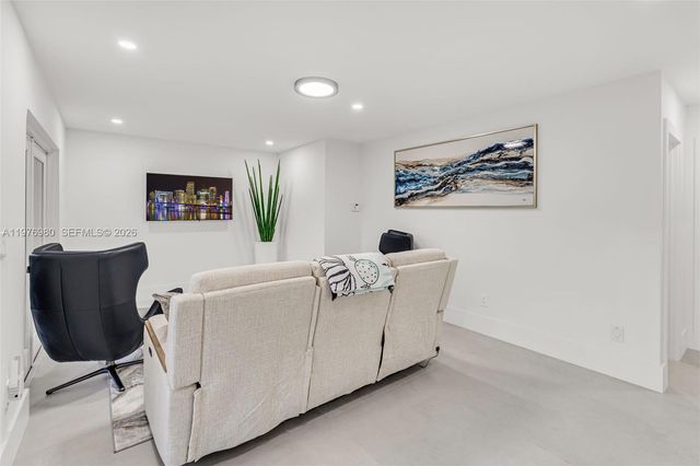 6290 SW 130th Ter, Pinecrest, FL 33156