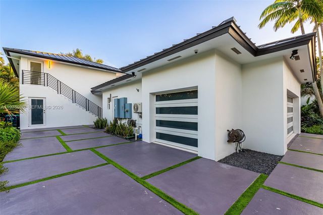 6290 SW 130th Ter, Pinecrest, FL 33156