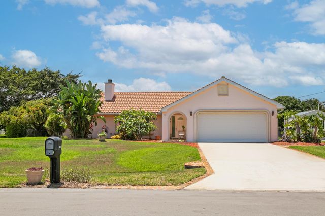 3034 SE Dalhart Road, Port St Lucie, FL 34952