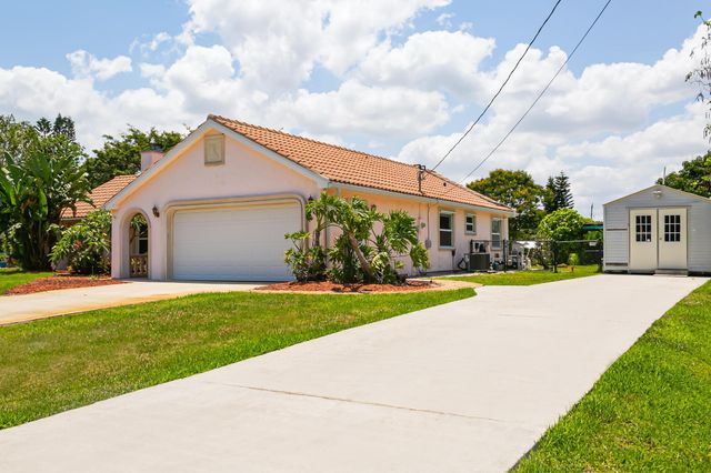 3034 SE Dalhart Road, Port St Lucie, FL 34952