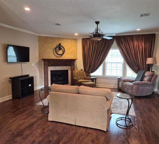 103 Holly Grove Street, Bridge City, TX 77611