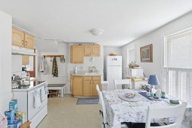 42 Stafford Street, Plymouth, MA 02360