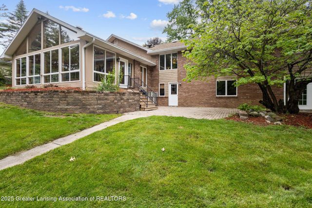 1346 E Howe Road, Dewitt, MI 48820