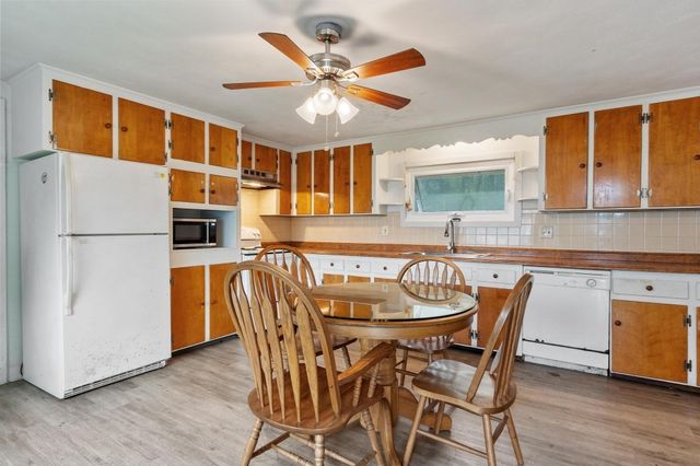 3735 Chestnut Hill Ave, Athol, MA 01331