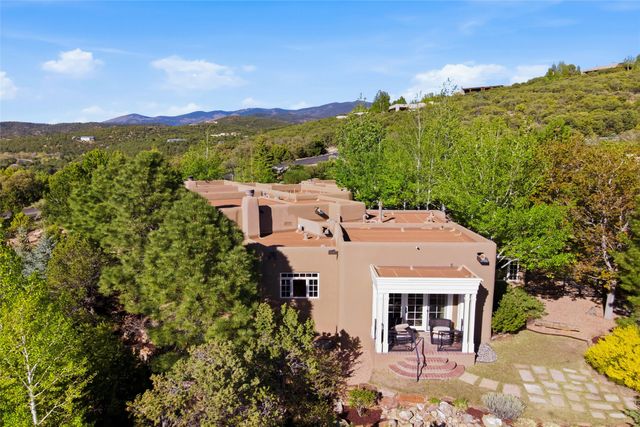 1145 South Summit Ridge, Santa Fe, NM 87501