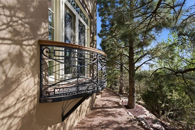 1145 South Summit Ridge, Santa Fe, NM 87501