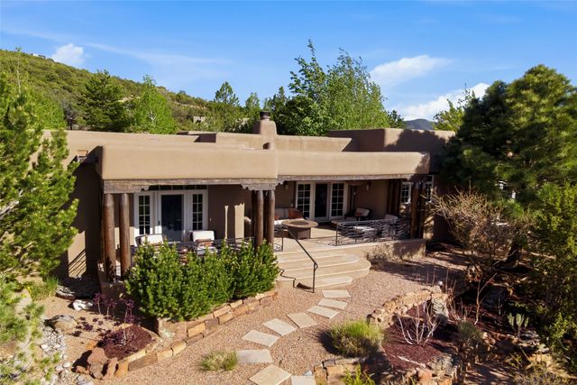1145 South Summit Ridge, Santa Fe, NM 87501